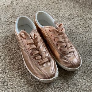 Tretorn Rose Gold sneaker